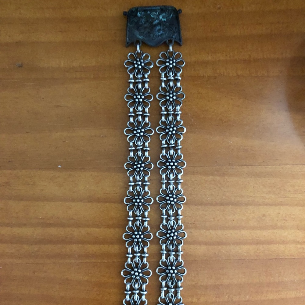Daisy chain bracelet